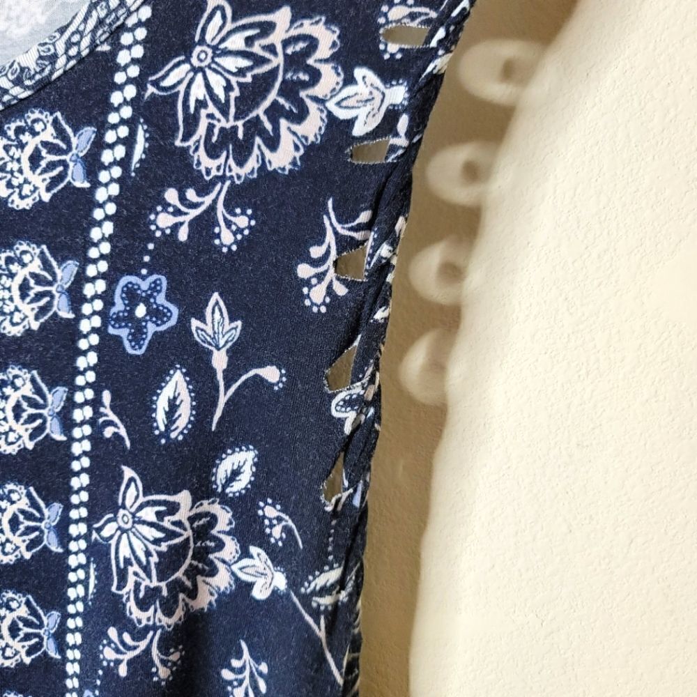 Maurices Floral Patterned Shift Dress - Picture 5 of 9